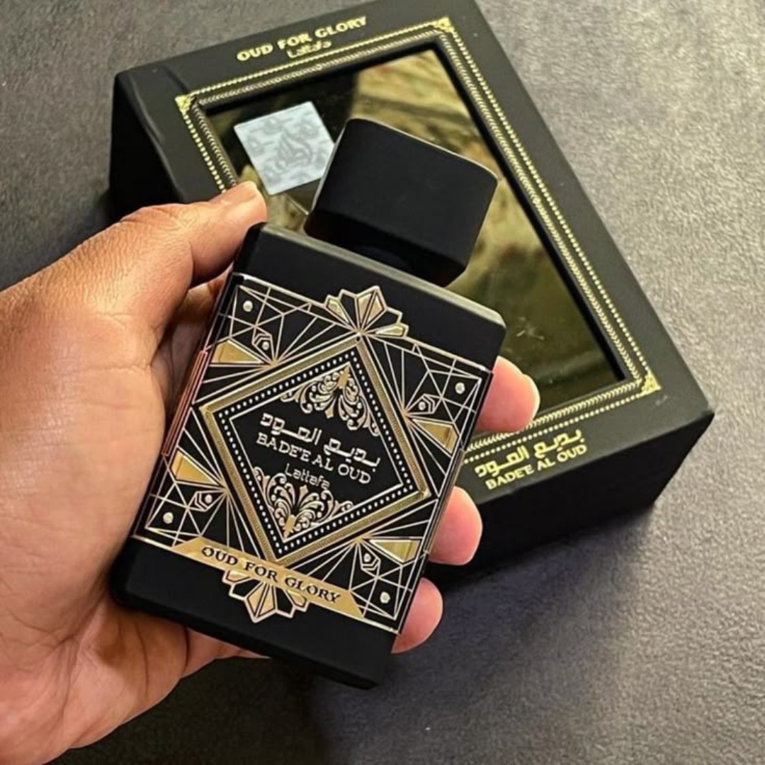 Bade’e Al Oud For Glory Lattafa perfume árabe unissex intenso e sofisticado, com oud marcante e fixação duradoura. Luxo em cada borrifada.