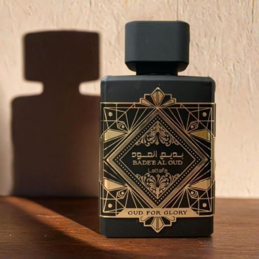Bade’e Al Oud For Glory Lattafa perfume árabe unissex intenso e sofisticado, com oud marcante e fixação duradoura. Luxo em cada borrifada.