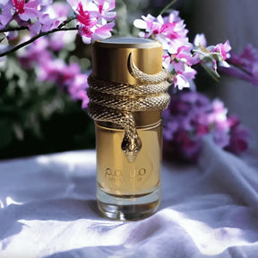 Musamam White Intense Lattafa perfume árabe unissex luxuoso, com notas especiadas e amadeiradas. Fixação intensa e presença marcante.
